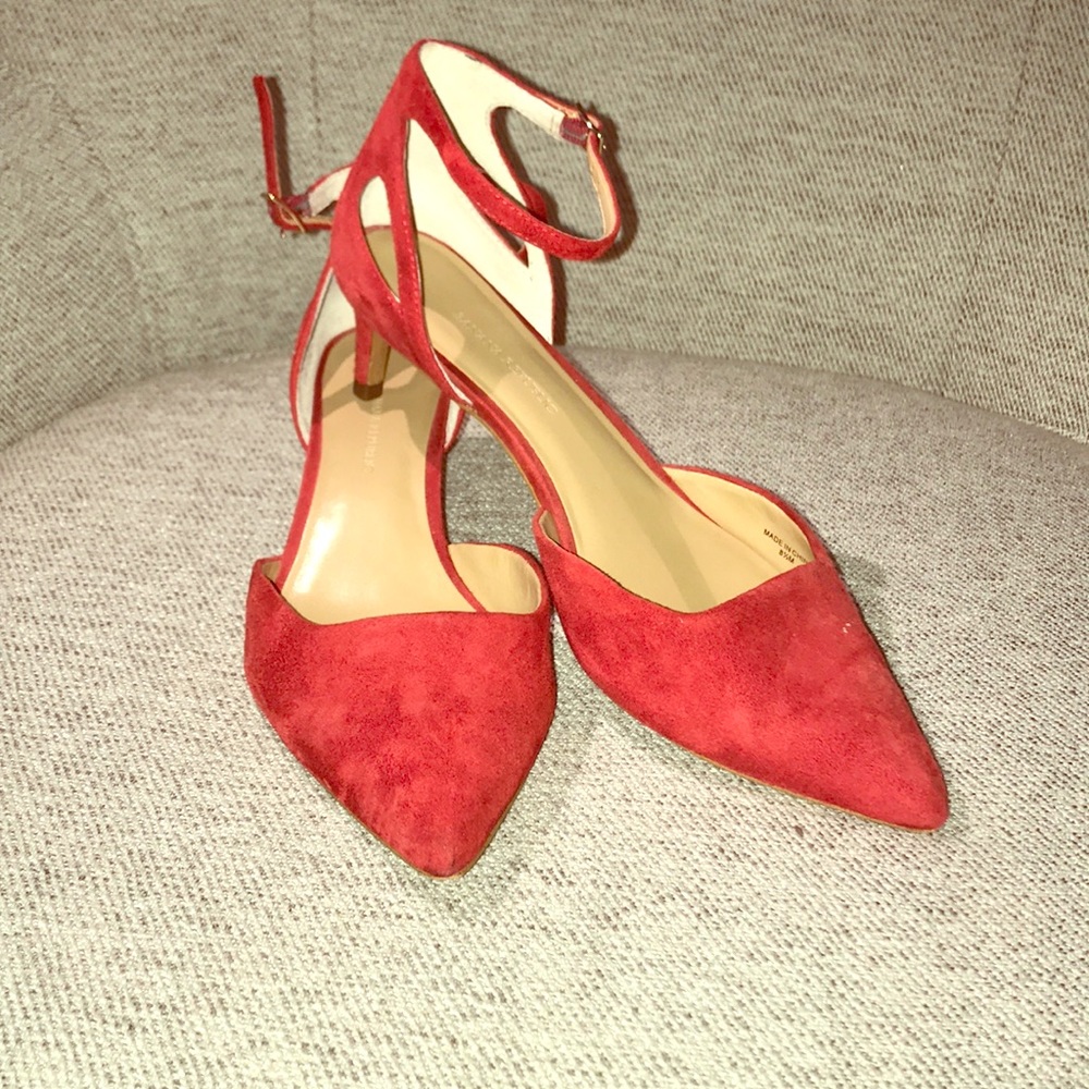 Banana Republic Red Kitten Heel | 8
